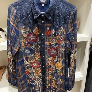 Johnny Was navy blue embroidered top. Excellent used condition, no smoking home.